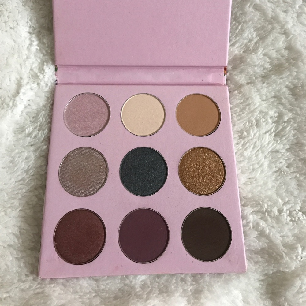 Winky Lux X boxycharm eyeshadow palette